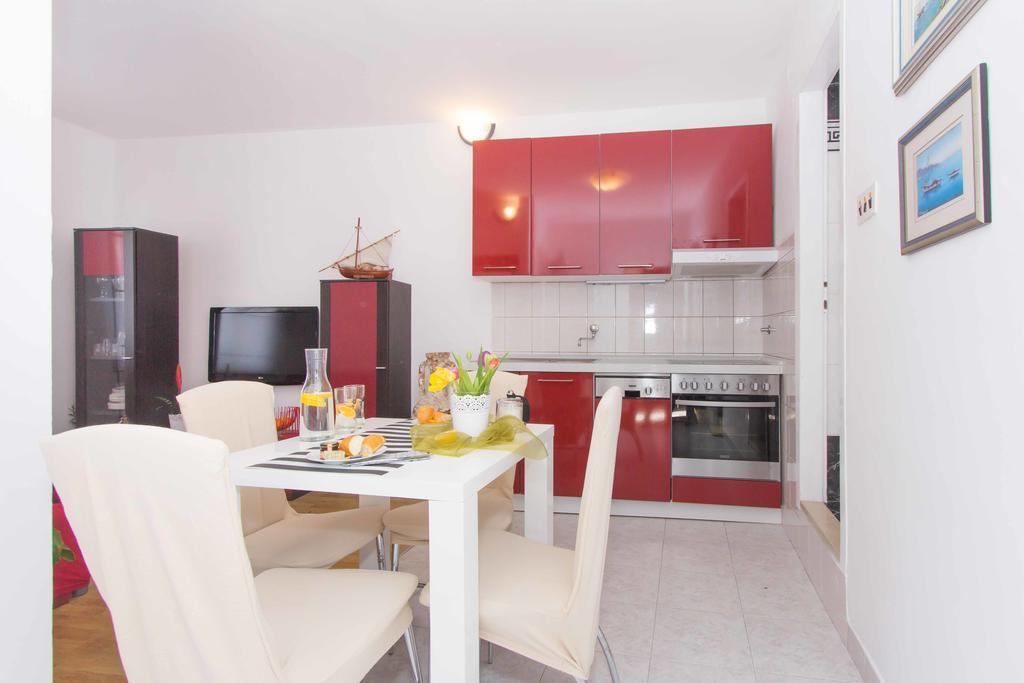 Red Valentino Apartment Split Exteriör bild