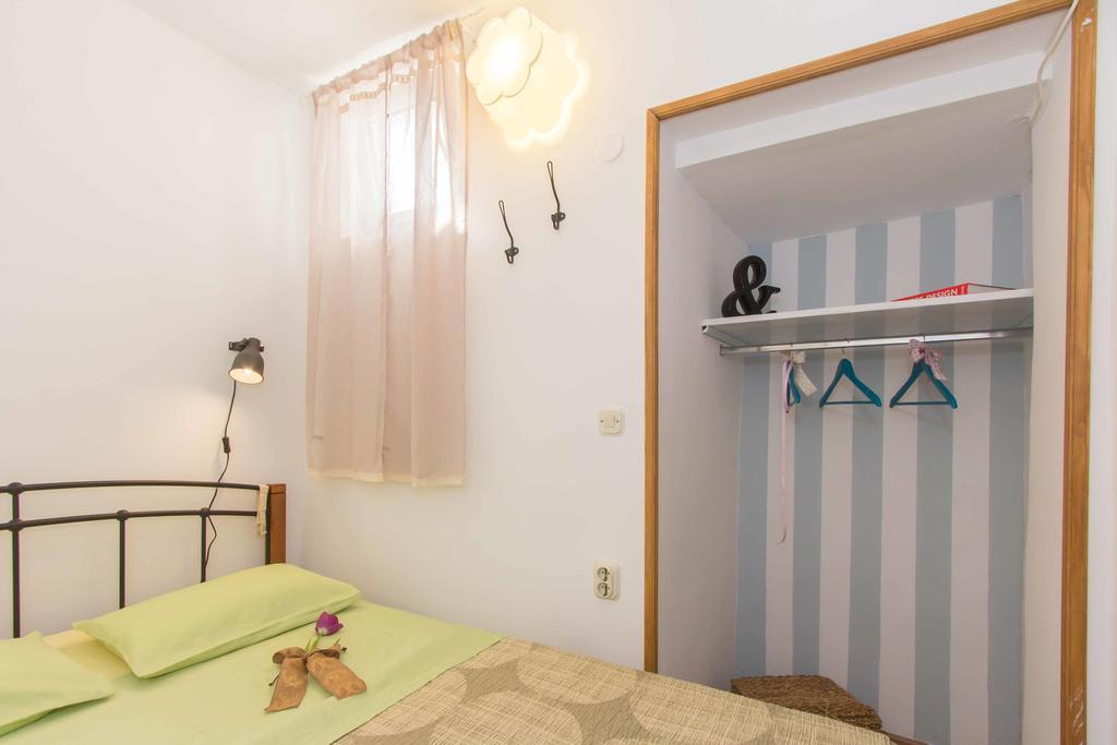 Red Valentino Apartment Split Exteriör bild
